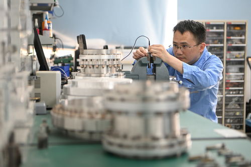 智能化技術(shù)研發(fā)為經(jīng)濟(jì)運行持續(xù)好轉(zhuǎn)注入更大動力——5月全國各地經(jīng)濟(jì)社會發(fā)展掃描